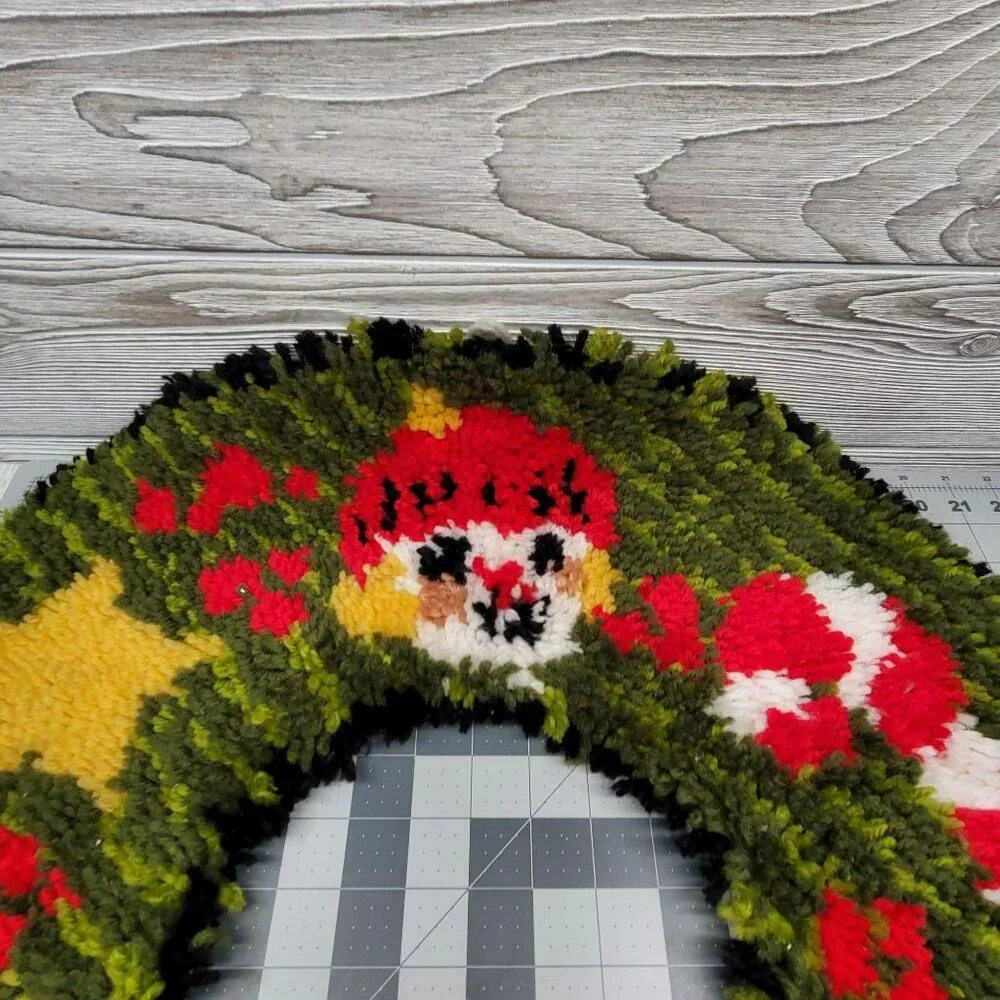 Handmade Christmas Wreath Latch Hook Rug 20 Inch Green Santa Snowman Vintage